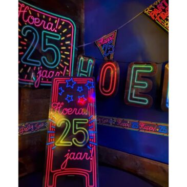 Box 2 25 jaar NEON