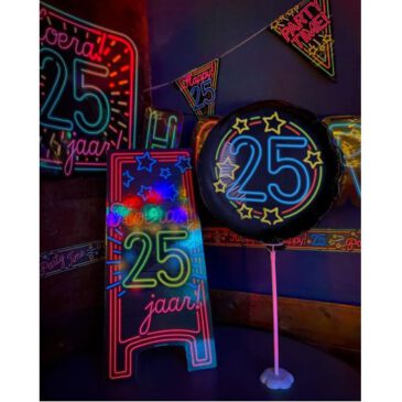 Box 3 25 jaar NEON