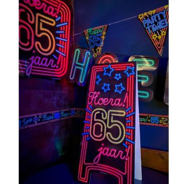 Box 2 65 jaar NEON