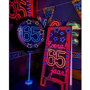 Box 3 65 jaar NEON